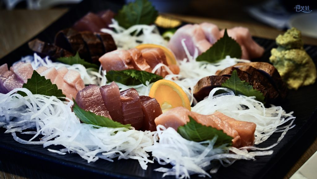 自帶光芒的綜合生魚片