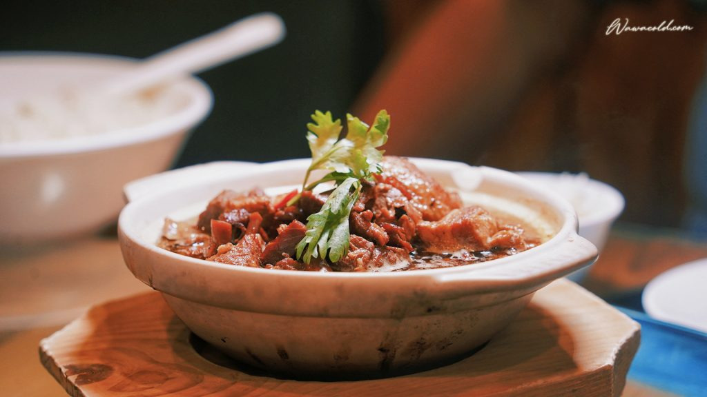 旗魚干滷肉飯：一碗裝滿陽光與海風的漁村記憶