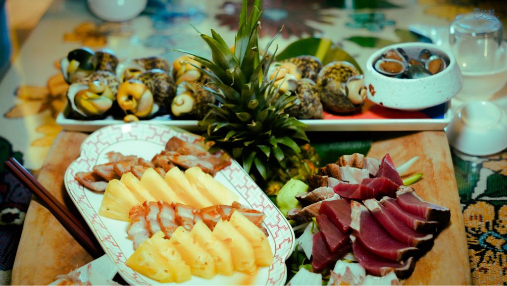 招牌鹹豬肉與酸甜鳳梨是必點菜色